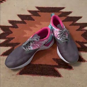 Nike fly knit shoes